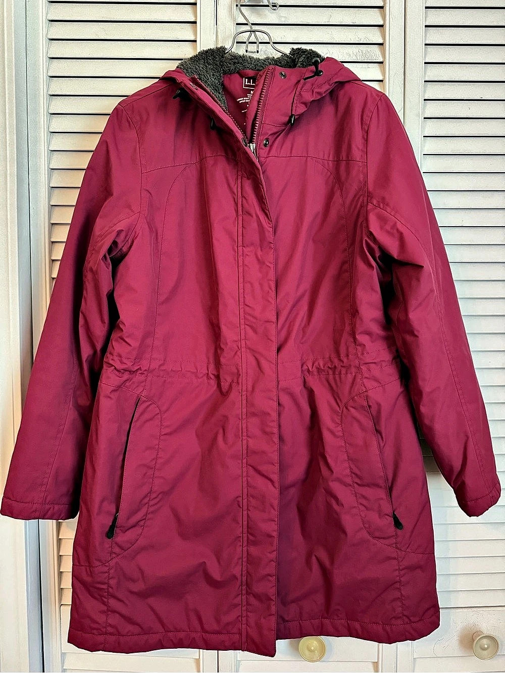 LL Bean Winter Warmer Jacket Womens Medium Pink Insulated Parka Hooded Sherpa